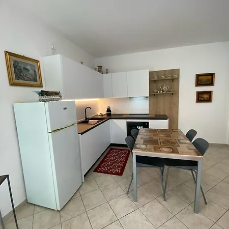 Apartment Alma *