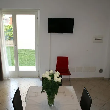 Apartment Alma *